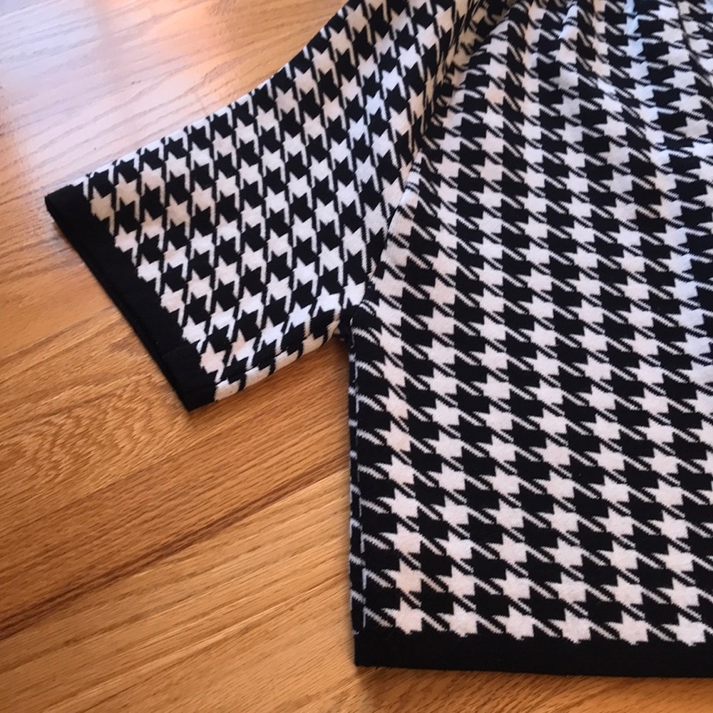 Black & White Button Down Jacket - image 7